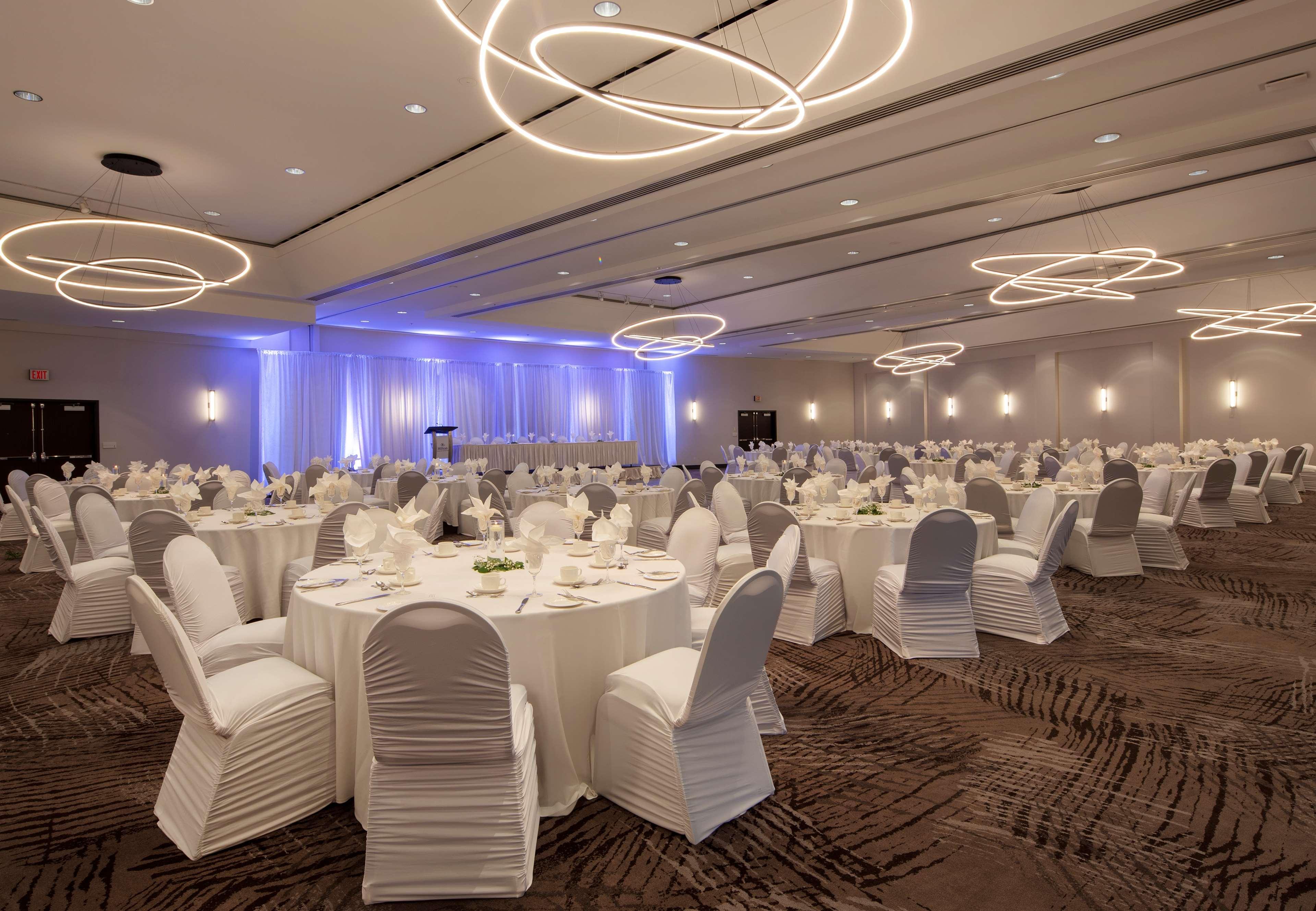 Hilton Vancouver Metrotown Burnaby Ngoại thất bức ảnh
