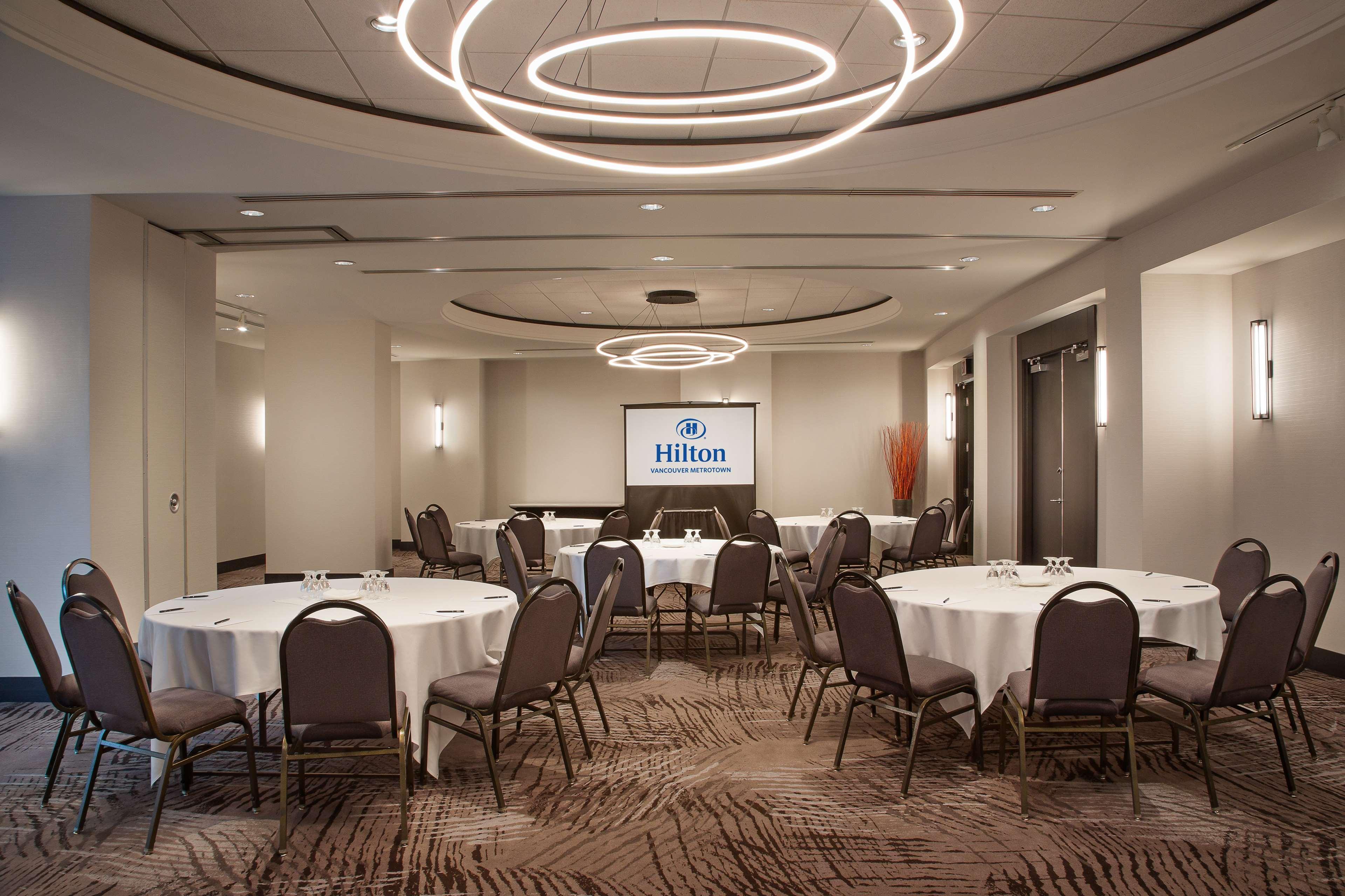 Hilton Vancouver Metrotown Burnaby Ngoại thất bức ảnh