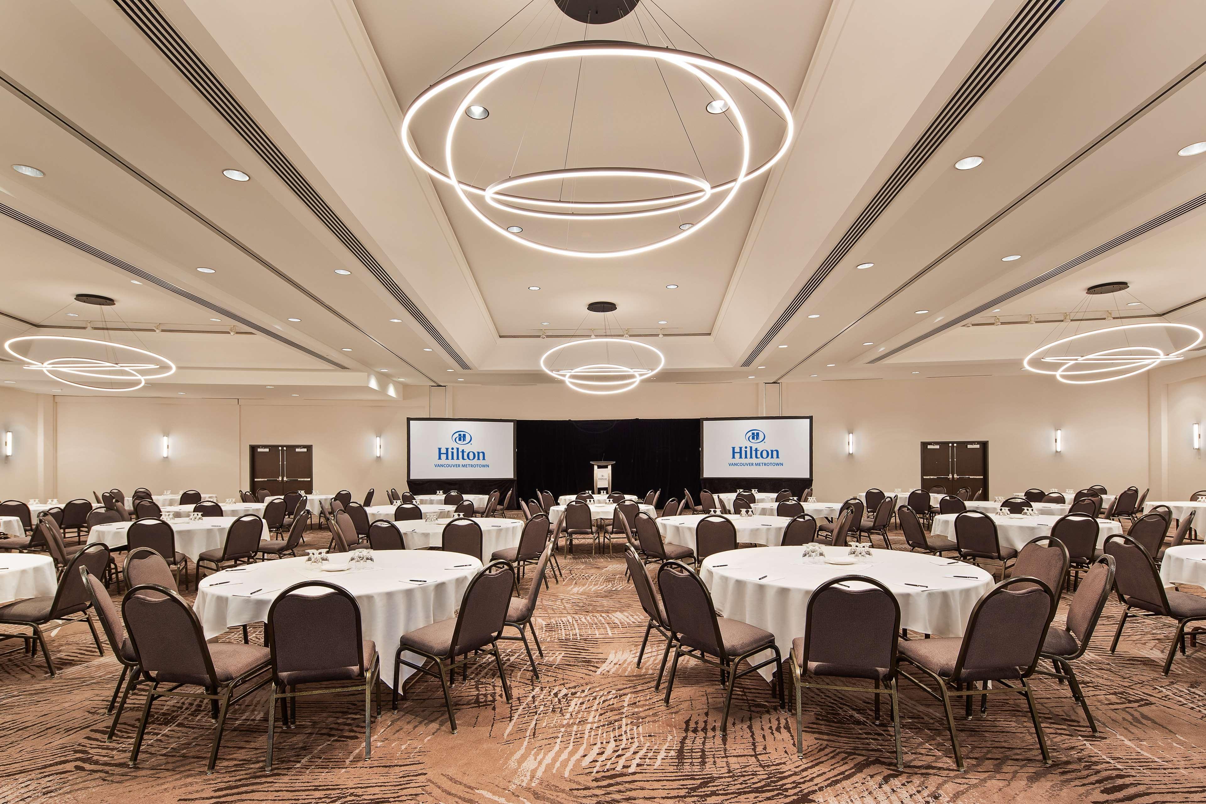Hilton Vancouver Metrotown Burnaby Ngoại thất bức ảnh