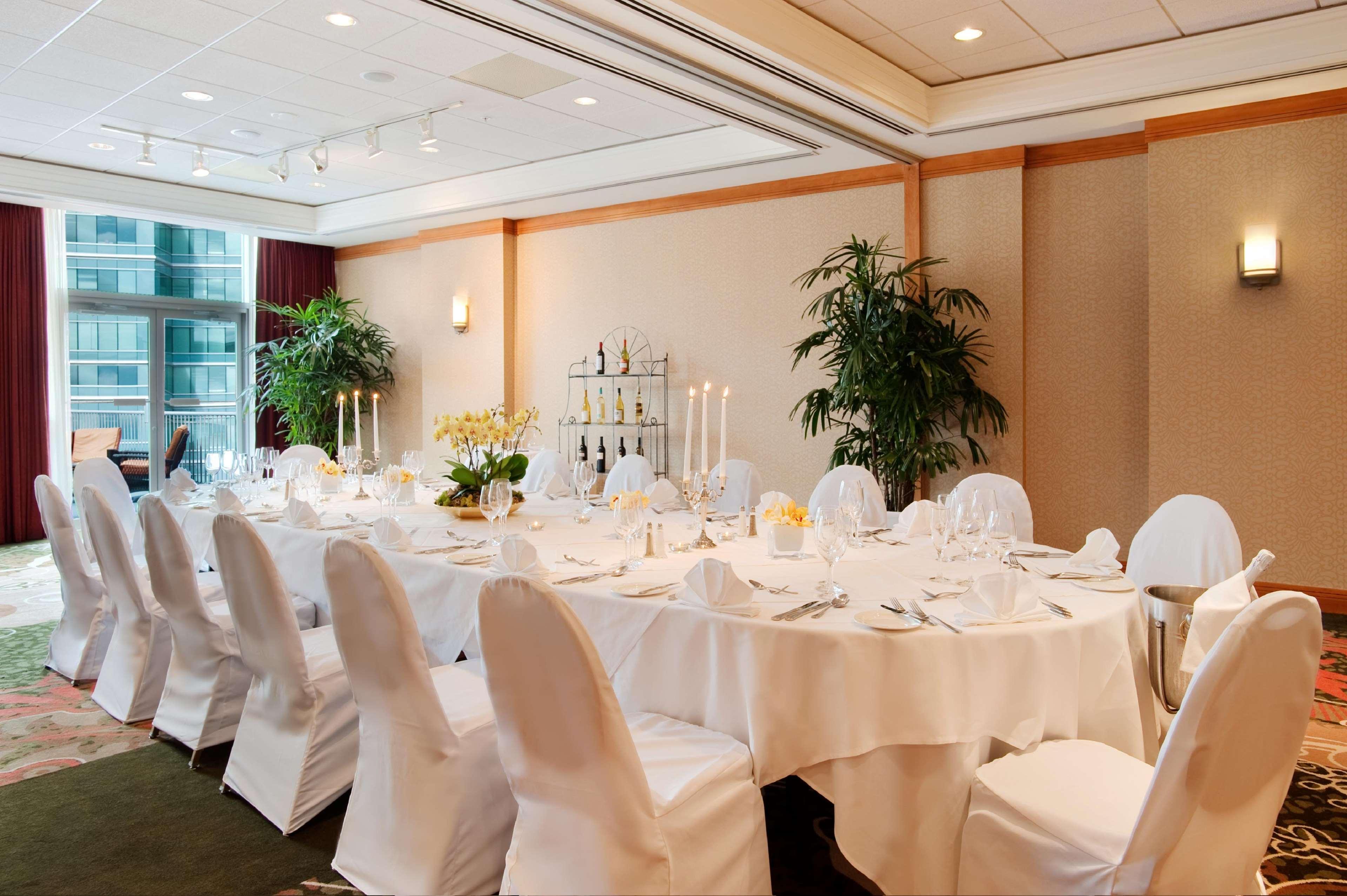 Hilton Vancouver Metrotown Burnaby Ngoại thất bức ảnh