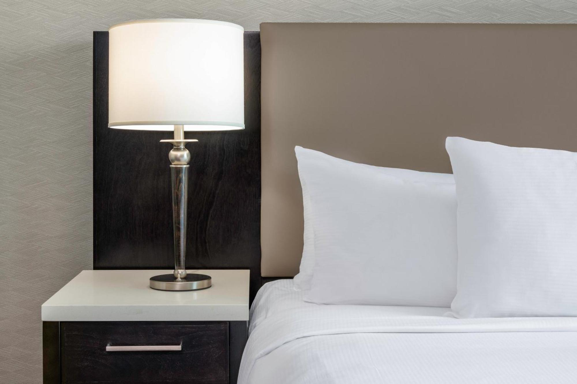 Hilton Vancouver Metrotown Burnaby Ngoại thất bức ảnh