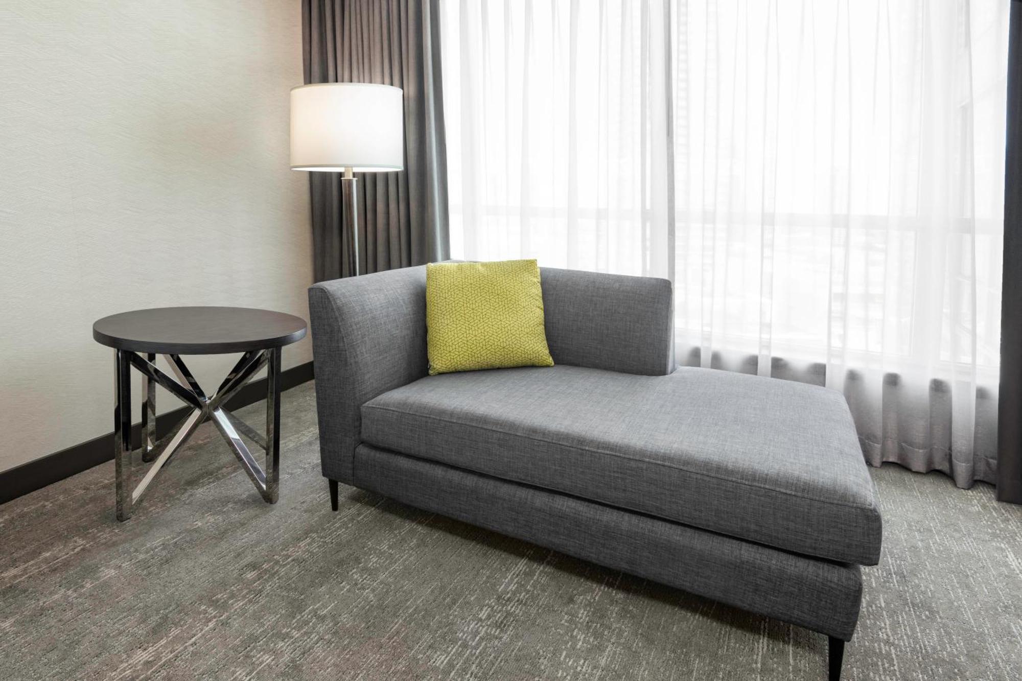 Hilton Vancouver Metrotown Burnaby Ngoại thất bức ảnh