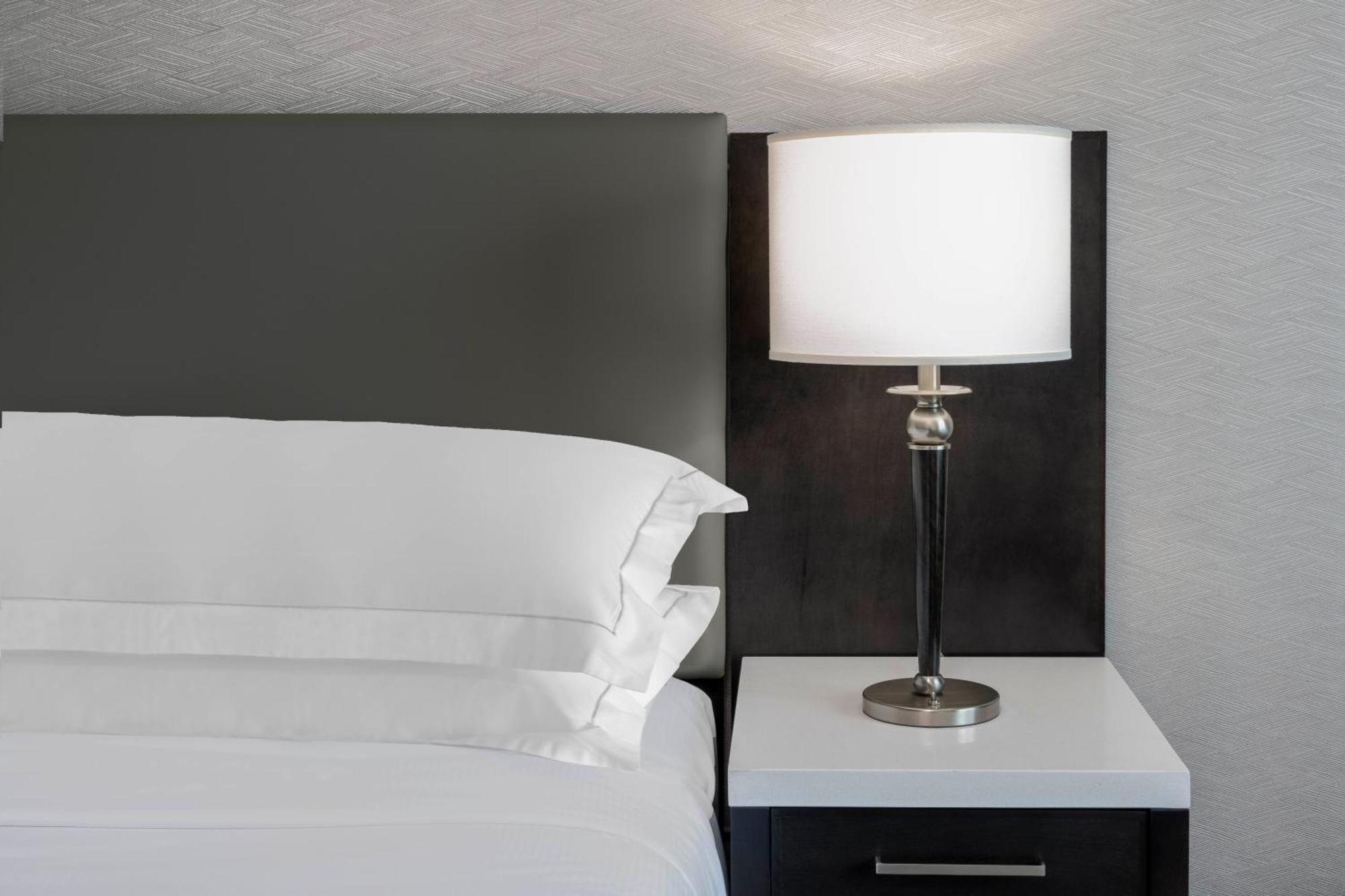 Hilton Vancouver Metrotown Burnaby Ngoại thất bức ảnh