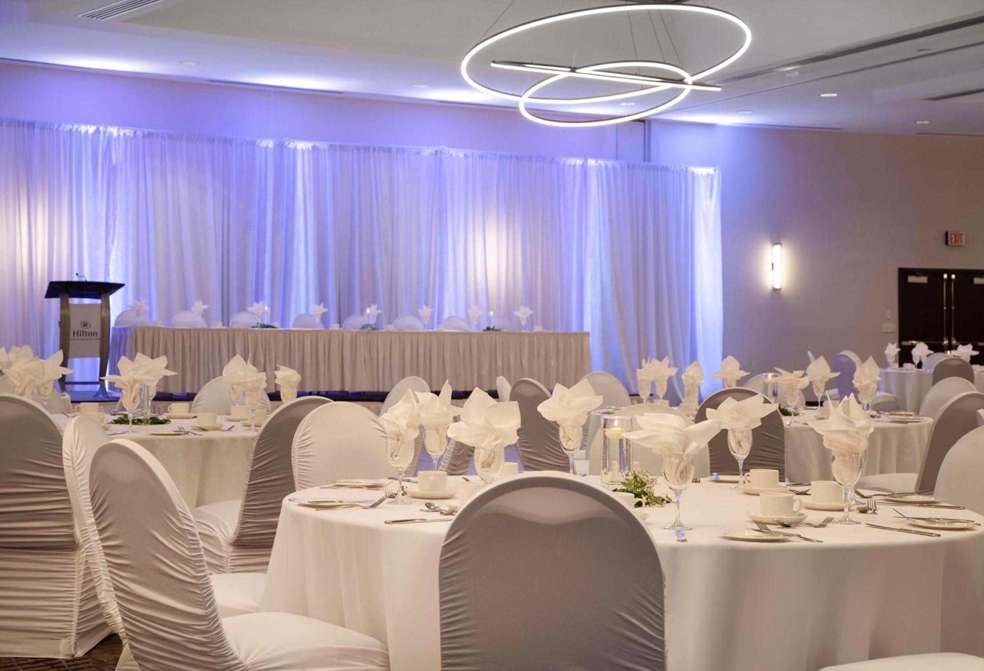 Hilton Vancouver Metrotown Burnaby Ngoại thất bức ảnh