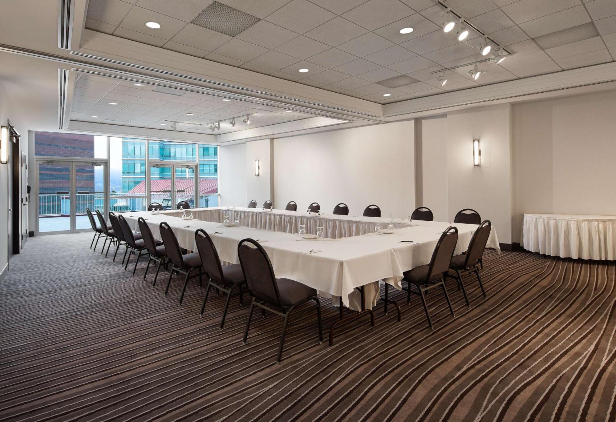 Hilton Vancouver Metrotown Burnaby Ngoại thất bức ảnh